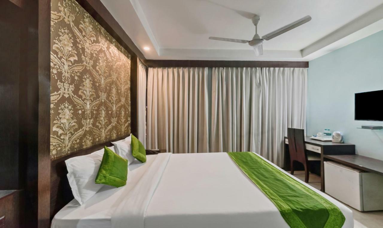 Hotel Oyo 3811 Geetanjali Regency à Calcutta Extérieur photo