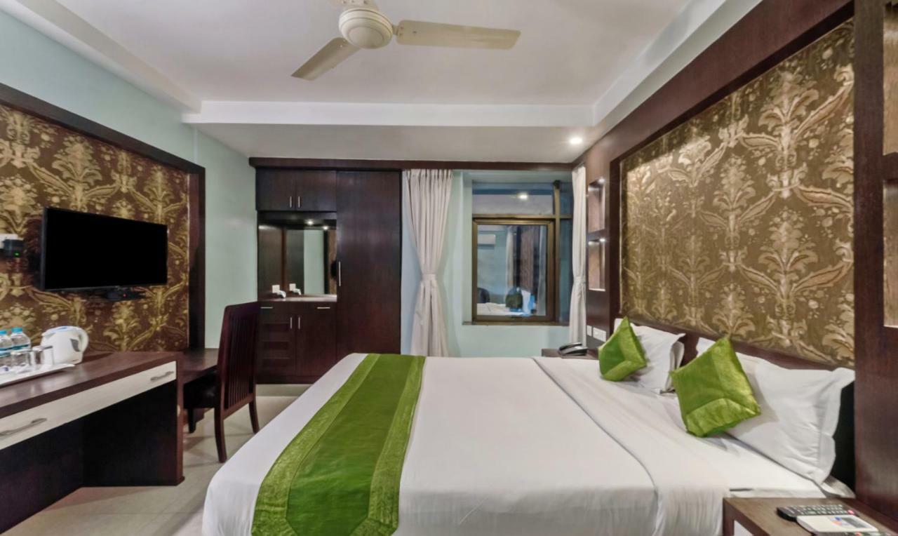 Hotel Oyo 3811 Geetanjali Regency à Calcutta Extérieur photo