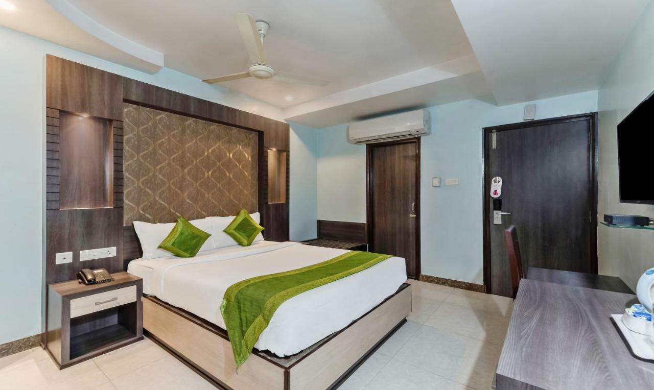 Hotel Oyo 3811 Geetanjali Regency à Calcutta Extérieur photo