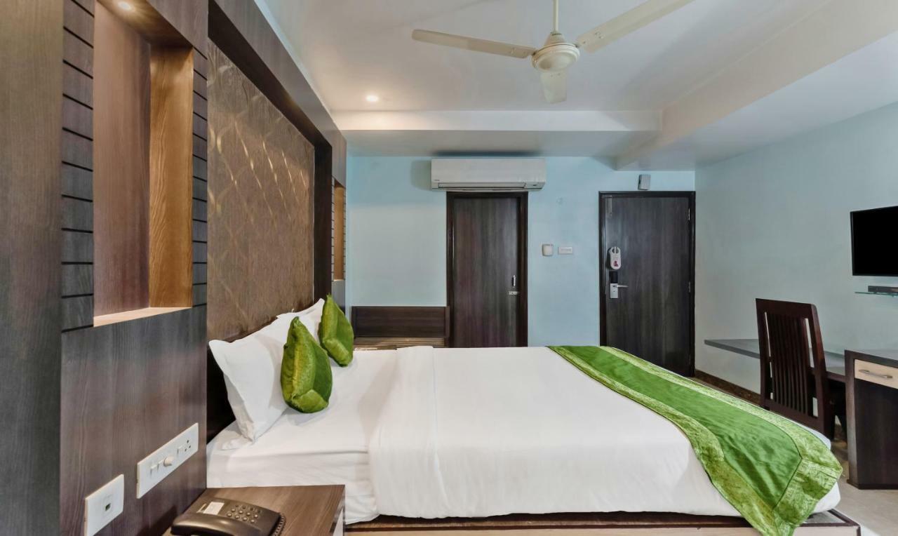 Hotel Oyo 3811 Geetanjali Regency à Calcutta Extérieur photo