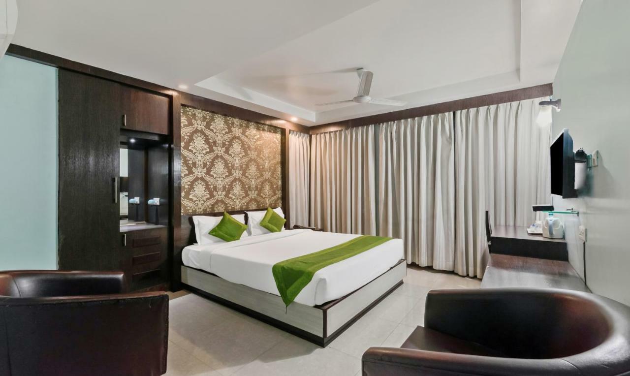 Hotel Oyo 3811 Geetanjali Regency à Calcutta Extérieur photo