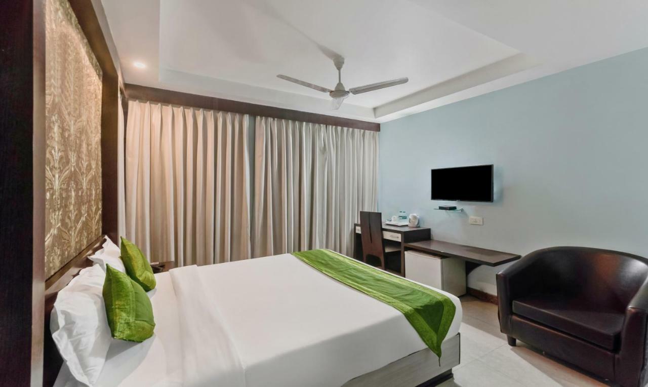 Hotel Oyo 3811 Geetanjali Regency à Calcutta Extérieur photo
