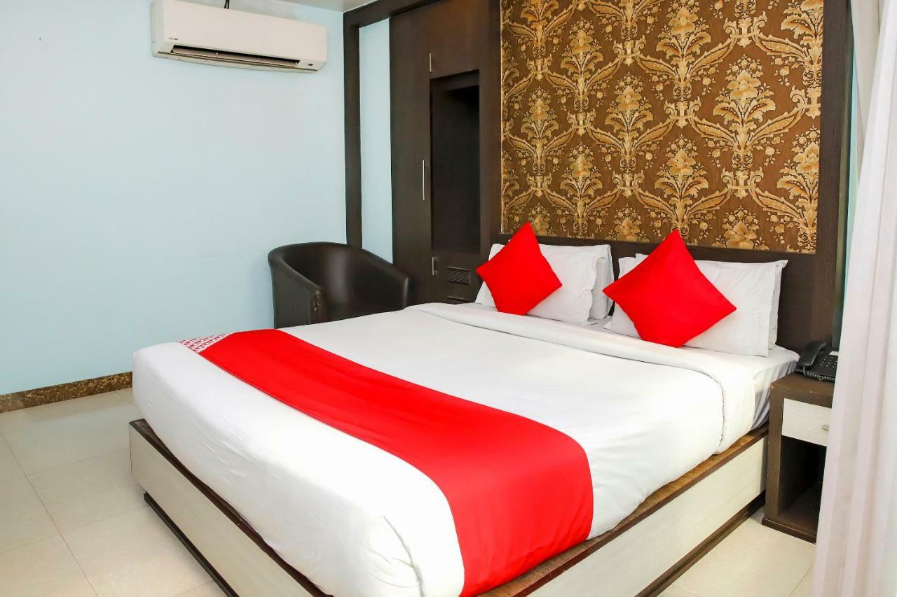 Hotel Oyo 3811 Geetanjali Regency à Calcutta Extérieur photo