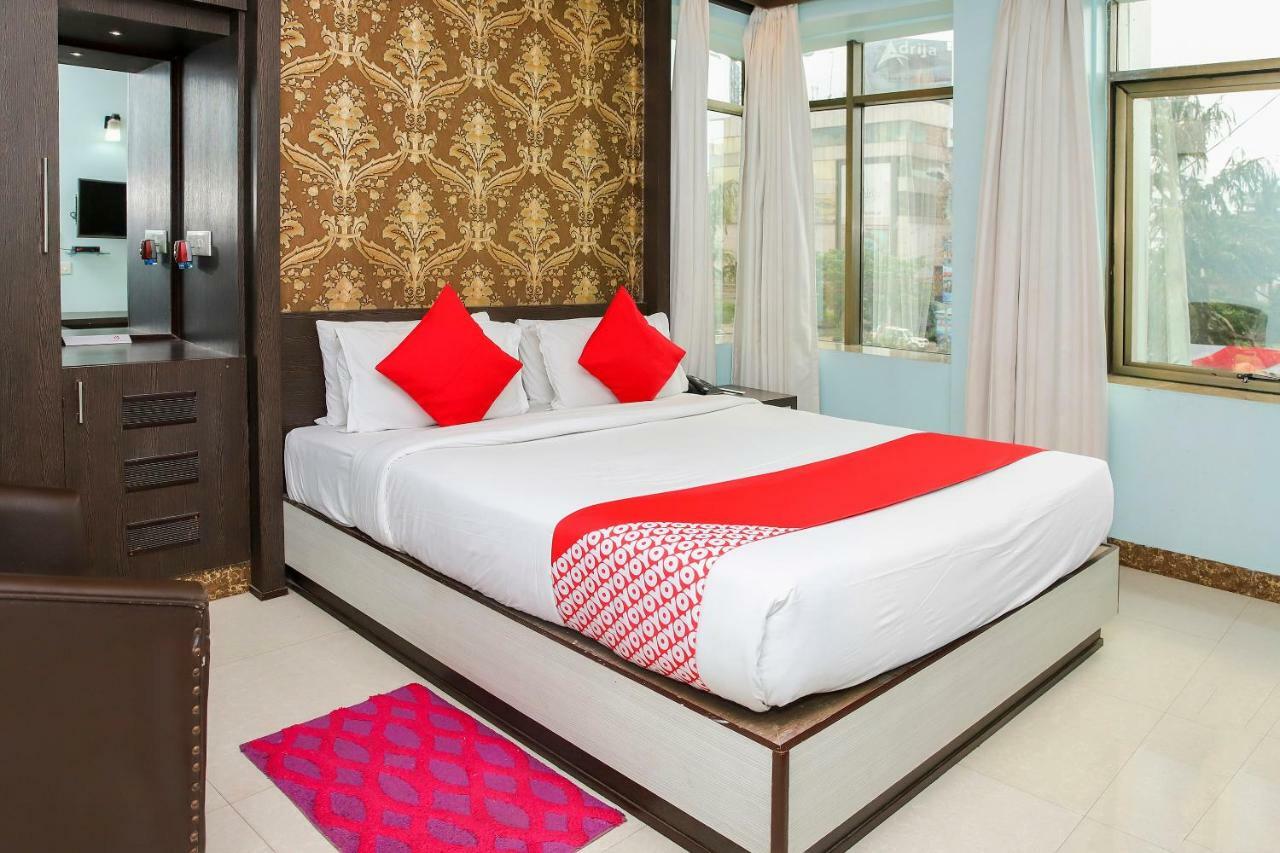 Hotel Oyo 3811 Geetanjali Regency à Calcutta Extérieur photo